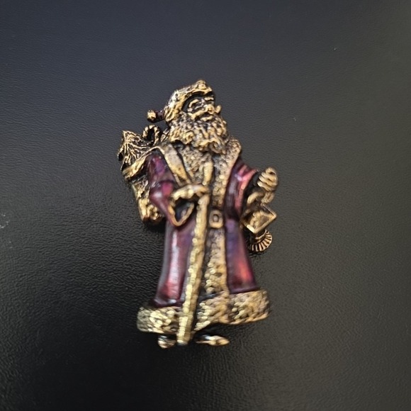 The Unbranded Brand Jewelry - Vintage Santa Claus Brooch Pin - Red Robe w/ Toys & Swinging Latern-Made In USA
